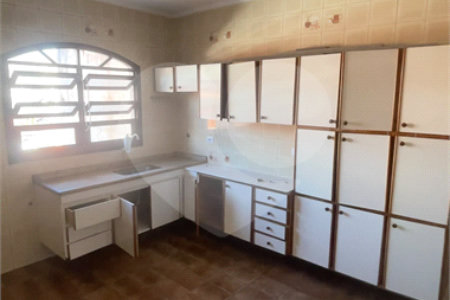 Sobrado à venda com 4 quartos, sendo 1 suíte,  em Jardim Ester Yolanda, São Paulo, SP