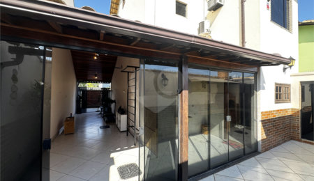 Casa à venda com 3 quartos, sendo 1 suíte,  no condomínio Village da Posse, Rio de Janeiro - RJ
