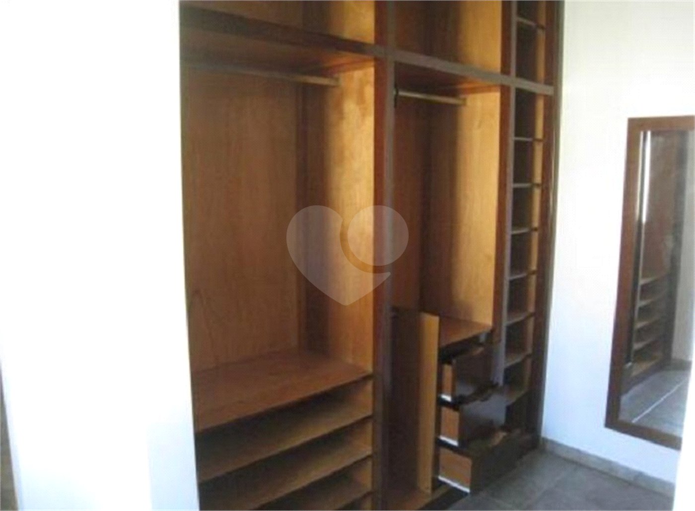 Casa à venda com 4 suítes em Alpes dos Araçás (jordanésia), Cajamar, SP