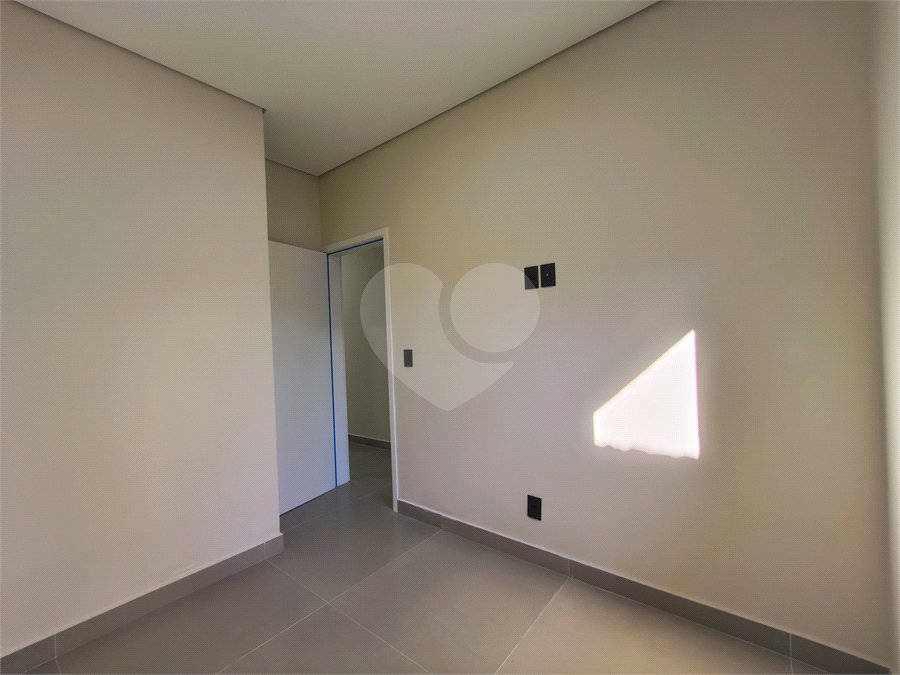 Casa à venda com 3 quartos, sendo 1 suíte, no condomínio Horto Florestal Villagio, Sorocaba - SP
