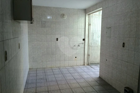 Sobrado à venda com 4 suítes em Santana, São Paulo, SP