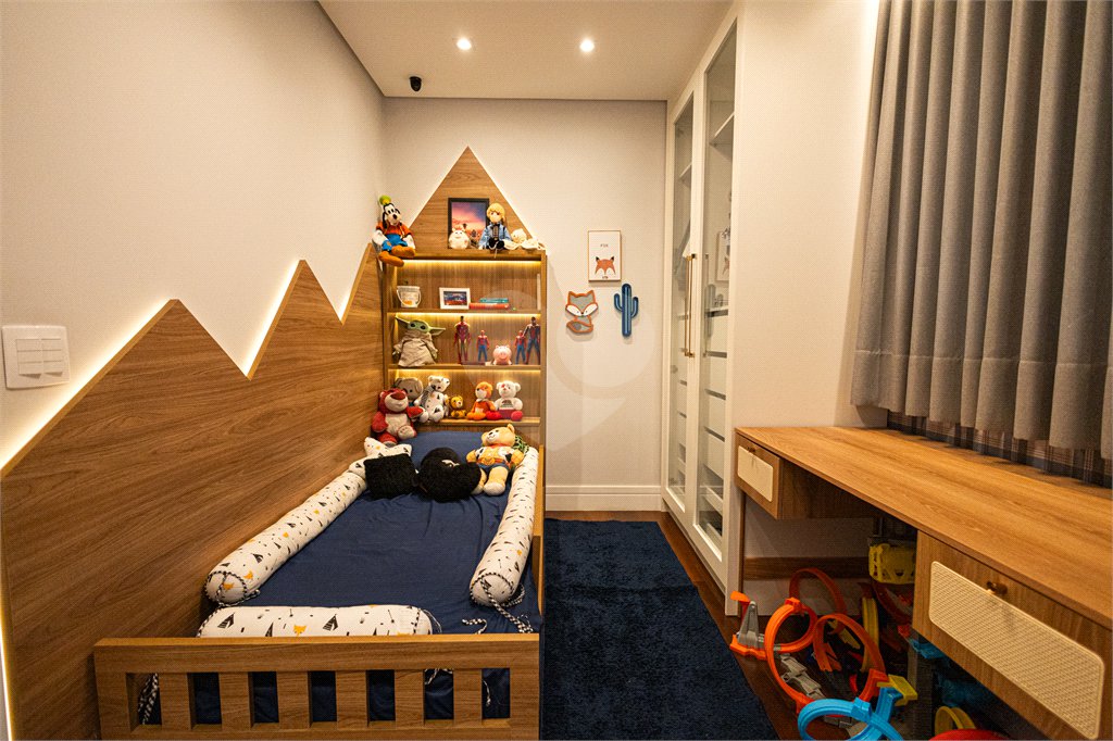 Apartamento à venda com 5 quartos, sendo 4 suítes,  em Parque Reboucas, São Paulo, SP