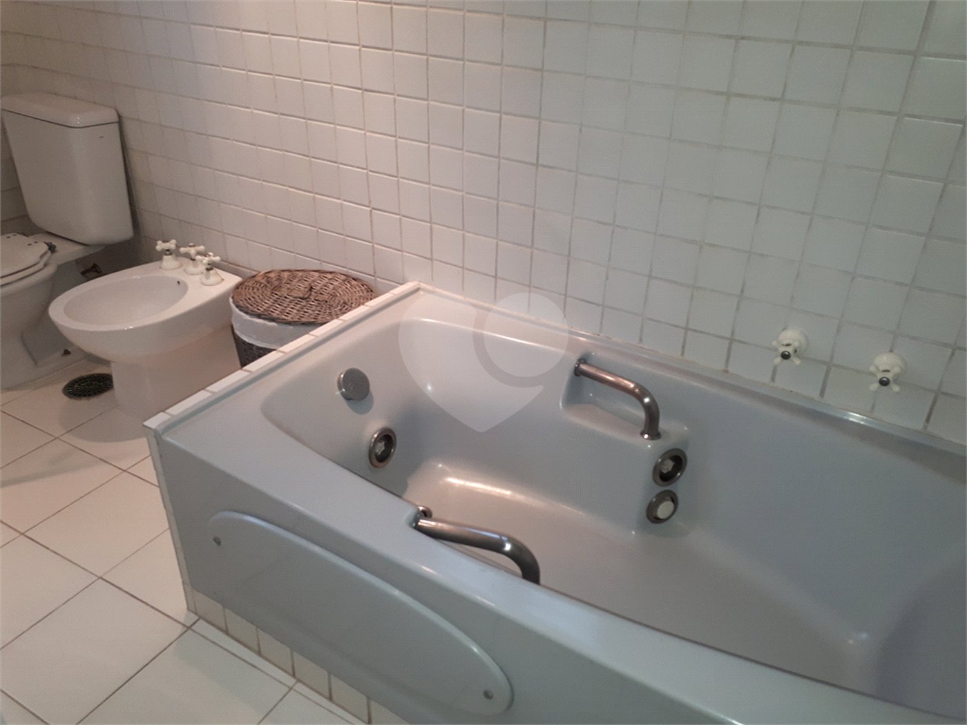 Apartamento à venda com 4 quartos, sendo 3 suítes, em Campo Belo, São Paulo, SP