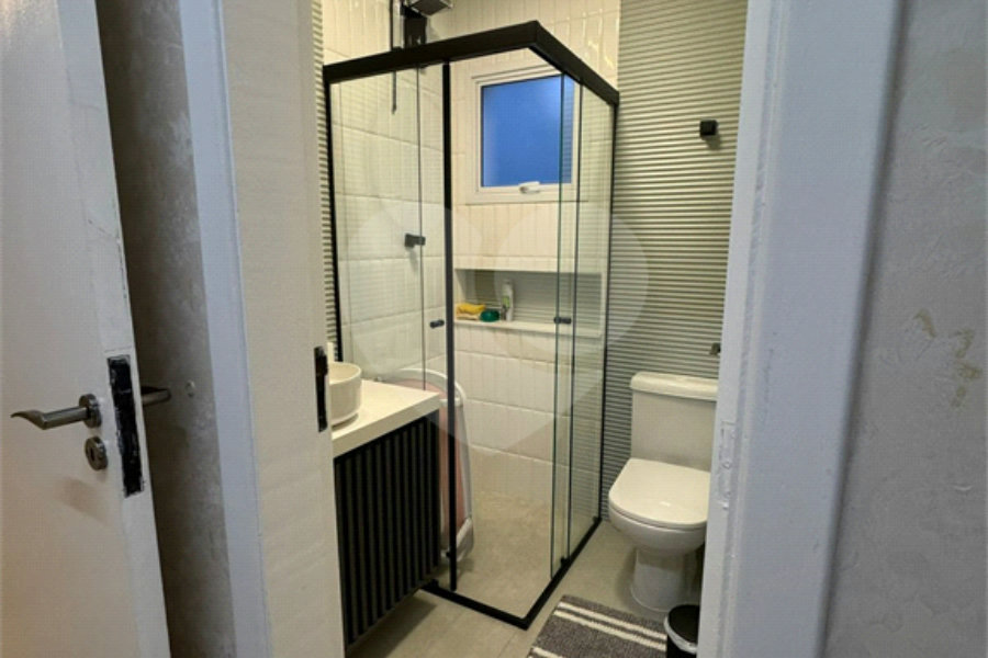 Casa à venda com 3 quartos, sendo 1 suíte, no condomínio Residencial Vegas, São Paulo - SP