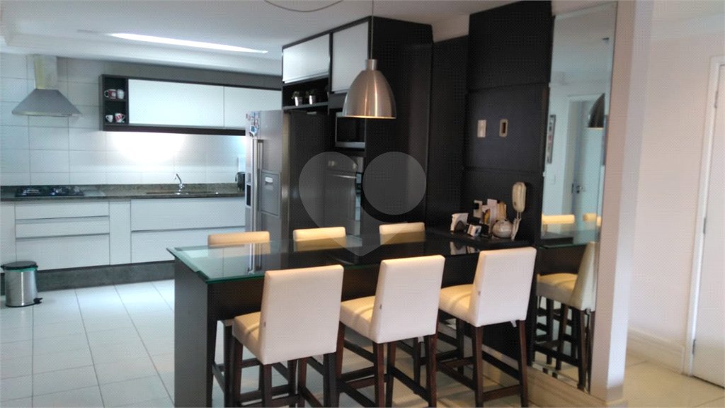 Apartamento à venda com 3 suítes em Jardim Londrina, São Paulo, SP