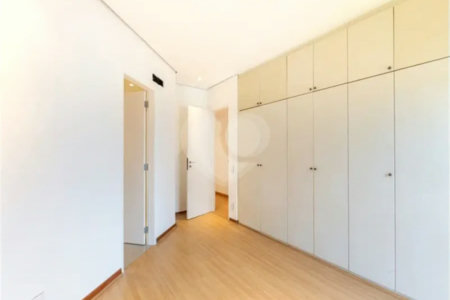 Apartamento à venda ou para alugar com 3 suítes em Real Parque, São Paulo, SP