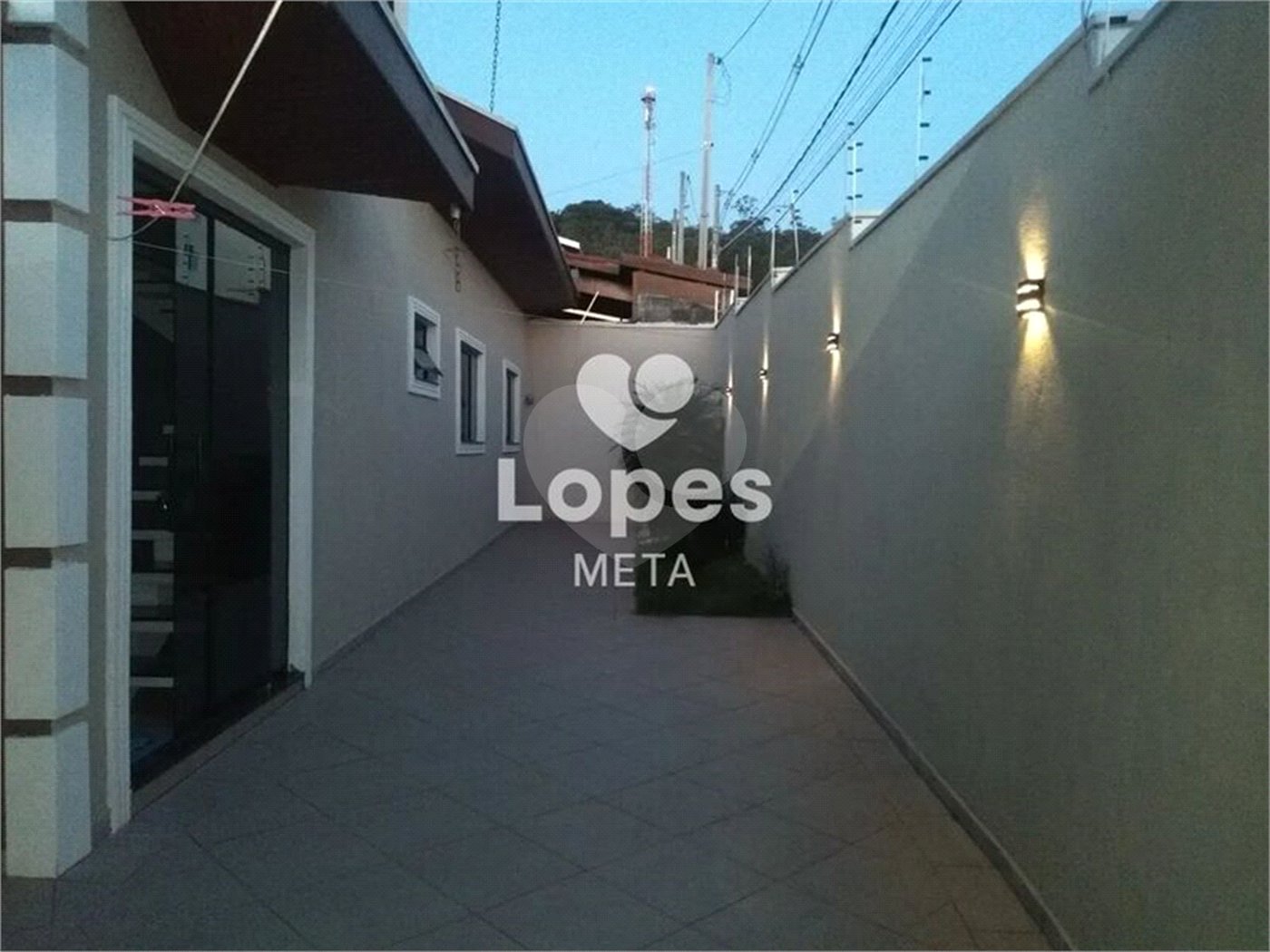 Casa à venda com 3 quartos, sendo 2 suítes, em Jardim Santa Júlia, São José dos Campos, SP