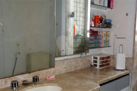 Cobertura à venda ou para alugar com 4 quartos, sendo 2 suítes, em Vila Uberabinha, São Paulo, SP