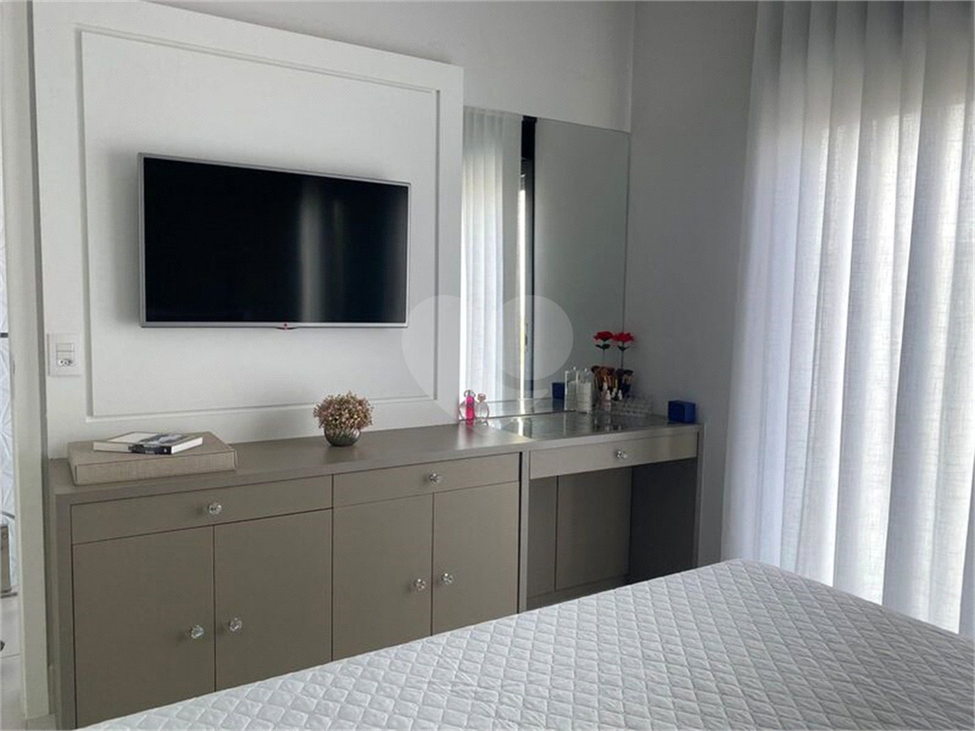 Casa à venda com 3 quartos, sendo 1 suíte,  no condomínio Mantova, Indaiatuba - SP