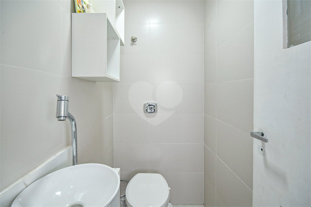 Apartamento à venda com 3 quartos, sendo 1 suíte,  em Moema, São Paulo, SP