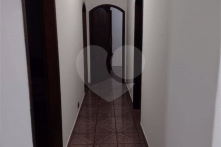 Casa à venda com 3 quartos, sendo 1 suíte, em Jardim São Pedro, Mogi das Cruzes, SP