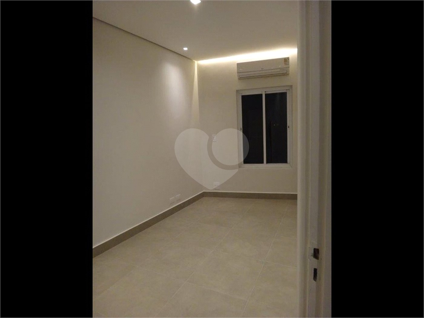 Casa à venda com 3 quartos, sendo 2 suítes,  em Mirandópolis, São Paulo, SP