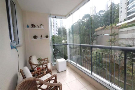Apartamento à venda com 3 quartos, sendo 1 suíte, em Vila Andrade, São Paulo, SP