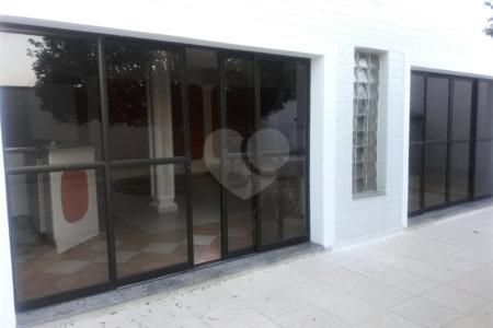 Sobrado à venda com 3 quartos, sendo 1 suíte,  em Vila Paulicéia, São Paulo, SP