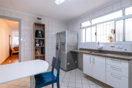 Sobrado à venda com 3 quartos, sendo 1 suíte, em Vila Morse, São Paulo, SP