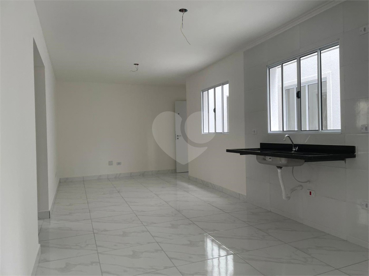 Casa à venda com 2 quartos no condomínio Hebe, São Paulo - SP