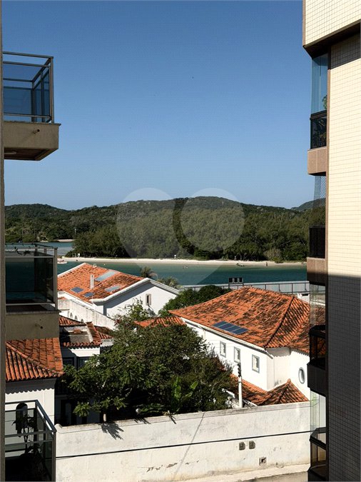 Cobertura à venda com 3 quartos, sendo 1 suíte, em Passagem, Cabo Frio, RJ