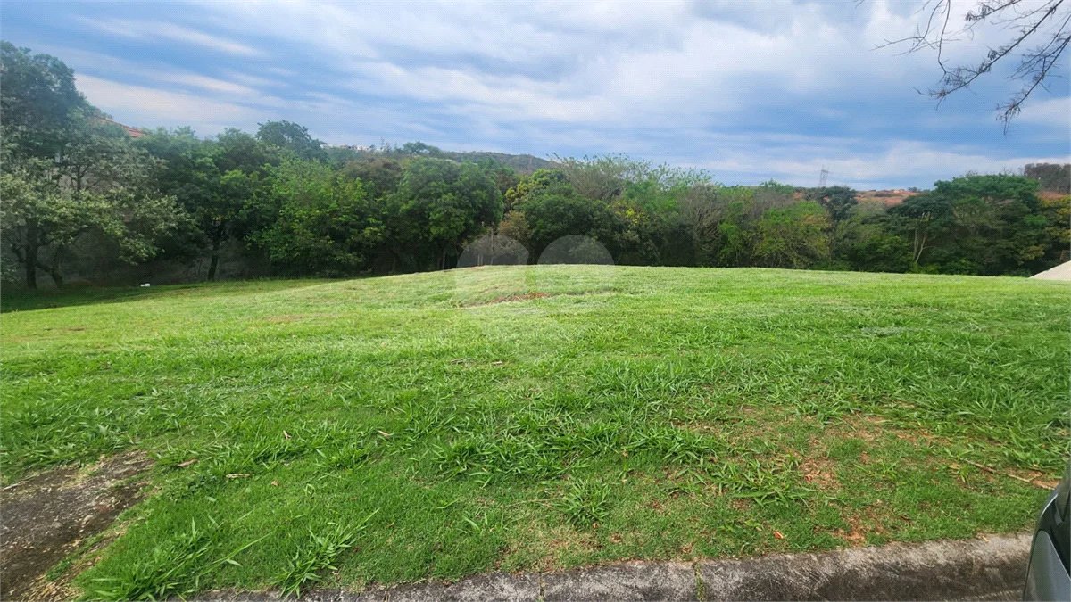 Terreno à venda no Condomínio Reserva Santa Isabel – Louveira/SP | 828,95 m² | Fundo para área verde