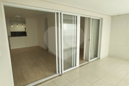 Apartamento à venda ou para alugar com 3 quartos, sendo 1 suíte,  em Parque Reboucas, São Paulo, SP