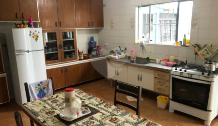 Sobrado à venda com 4 quartos, sendo 1 suíte,  em Serra da Cantareira, Mairiporã, SP