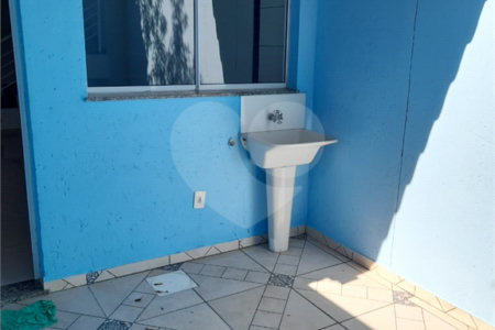 Sobrado à venda com 2 suítes em Jardim Nely, Indaiatuba, SP