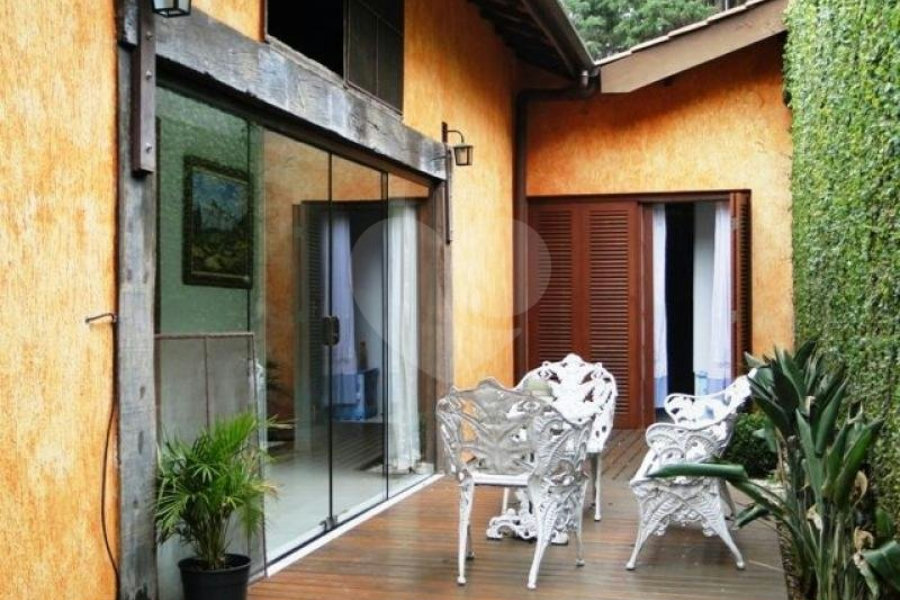Casa Térrea à venda com 3 quartos, sendo 1 suíte, em Jardim Floresta, São Paulo, SP