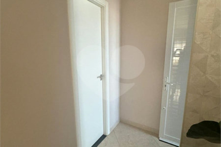 Sobrado à venda com 5 quartos, sendo 3 suítes, em Vila Nivi, São Paulo, SP
