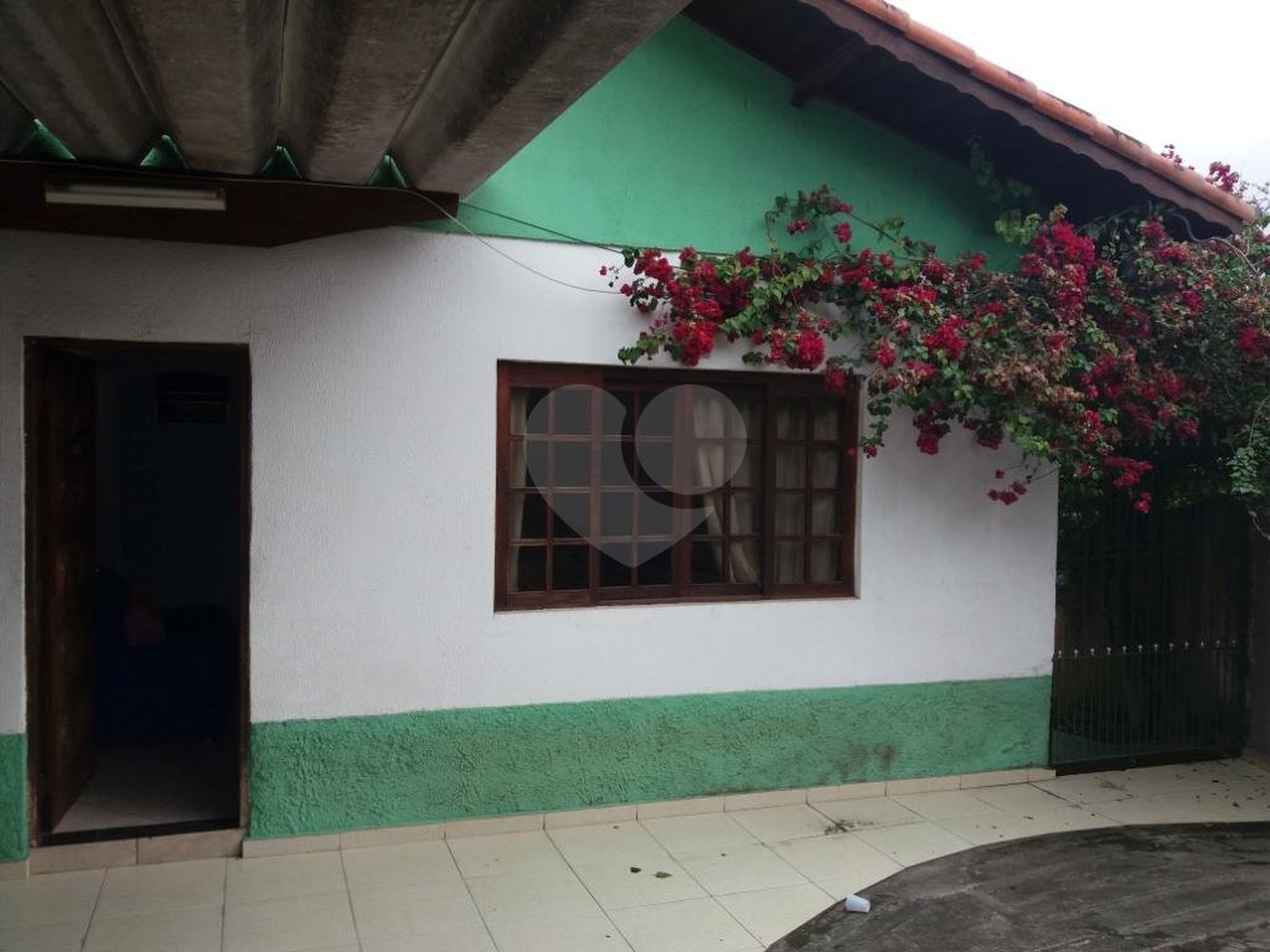 Casa à venda com 4 quartos, sendo 1 suíte,  em Jardim Helga, São Paulo, SP