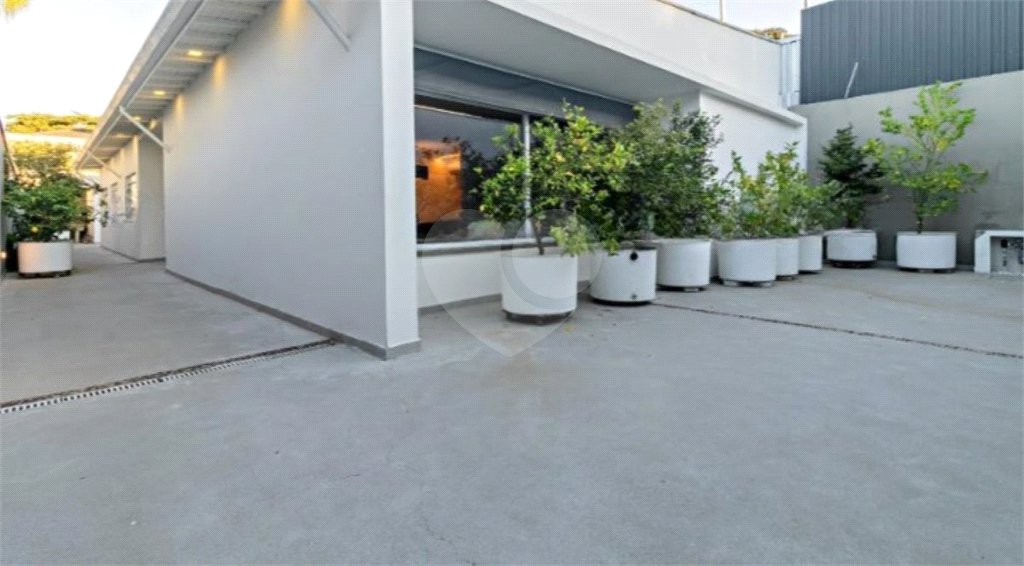 Casa à venda com 4 quartos, sendo 1 suíte, em Jardim Europa, São Paulo, SP
