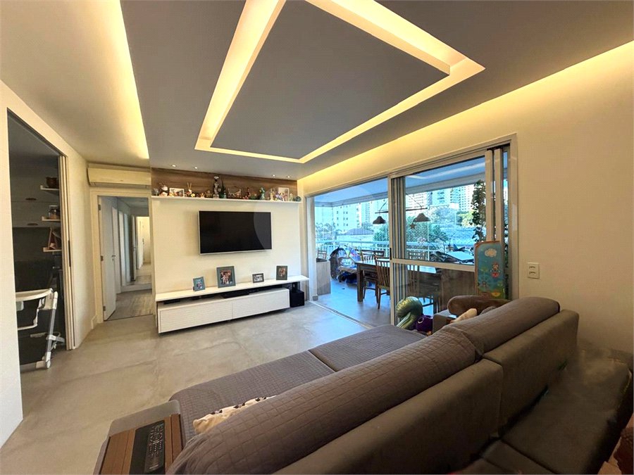 Apartamento à venda com 3 quartos, sendo 1 suíte,  em Alto da Boa Vista, São Paulo, SP
