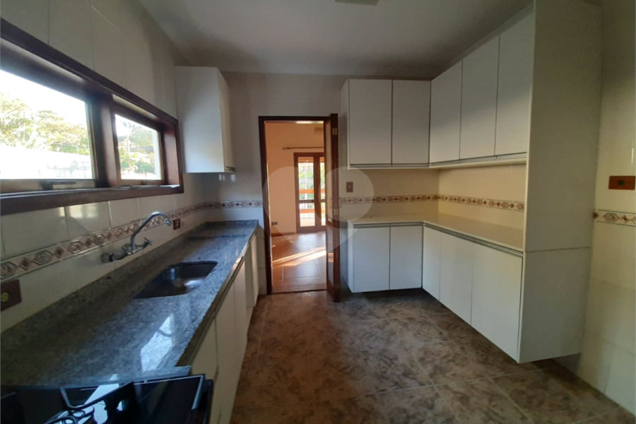 Casa à venda com 5 quartos, sendo 1 suíte, no condomínio Alpes de Mairiporã, Mairiporã - SP