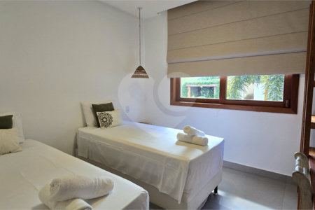 Casa à venda com 3 quartos, sendo 1 suíte, no Centro / Arraial D'ajuda, Porto Seguro, BA