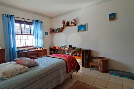Sobrado à venda com 4 quartos, sendo 2 suítes, em Interlagos, São Paulo, SP