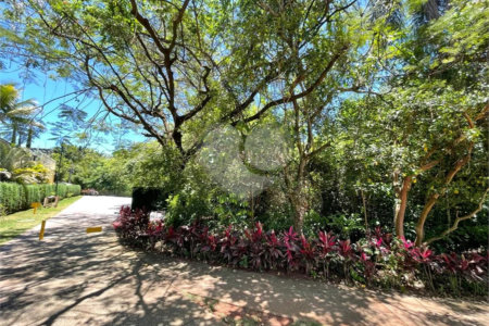 Casa à venda com 6 quartos, sendo 1 suíte, no condomínio Granja Olga I, Sorocaba - SP