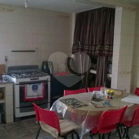 Casa à venda com 4 quartos, sendo 1 suíte, em Santa Teresinha, São Paulo, SP