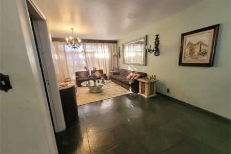 Sobrado à venda com 3 quartos, sendo 1 suíte, em Vila Hamburguesa, São Paulo, SP