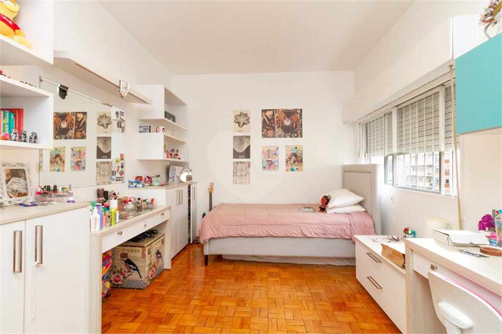 Apartamento à venda com 3 quartos, sendo 1 suíte, em Santa Cecília, São Paulo, SP