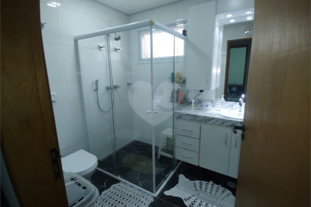 Casa à venda com 2 suítes no condomínio Morada das Hortênsias, São Paulo - SP