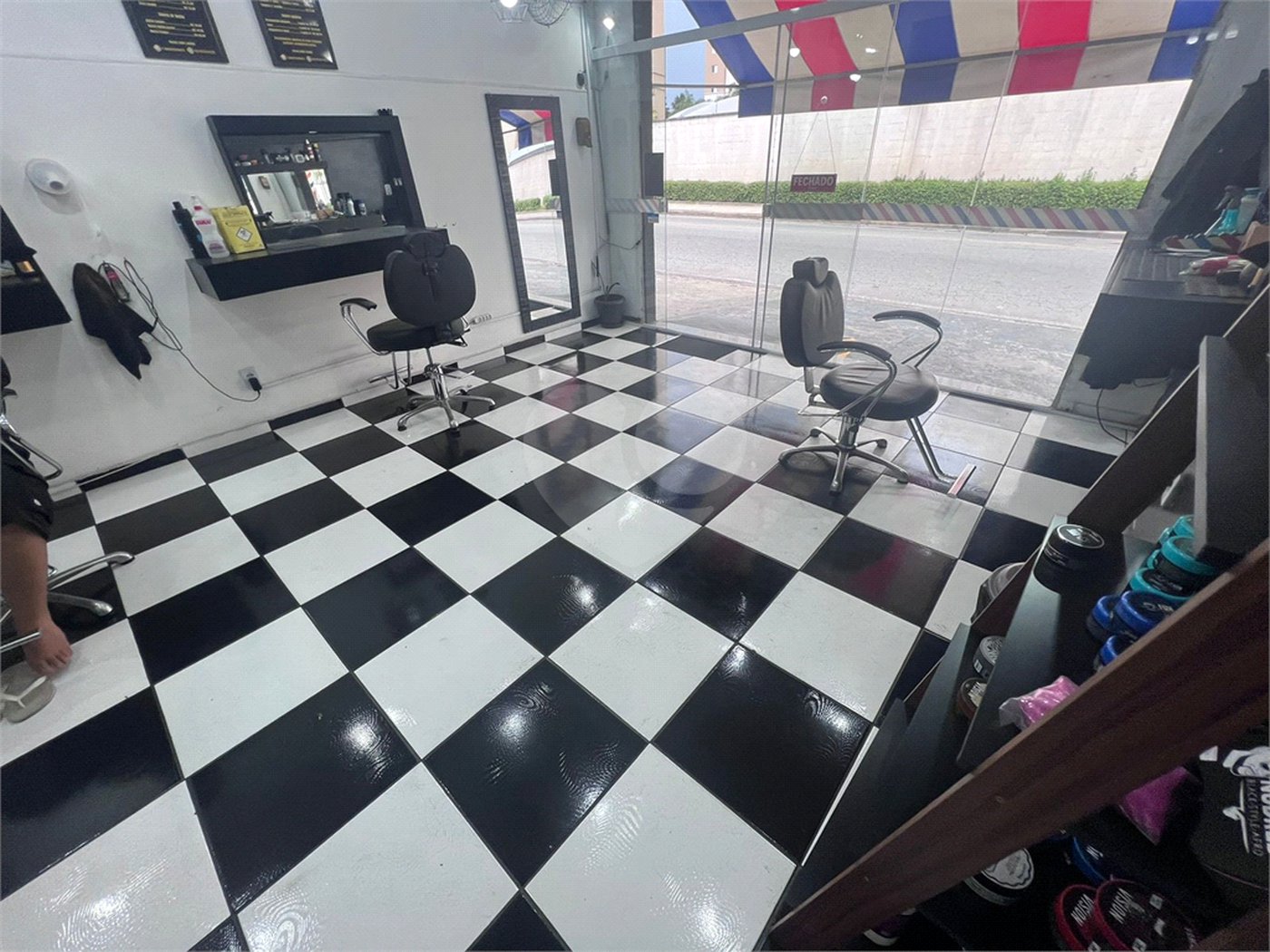 Casa à venda com 3 quartos, sendo 1 suíte, em Vila Suissa, Mogi das Cruzes, SP