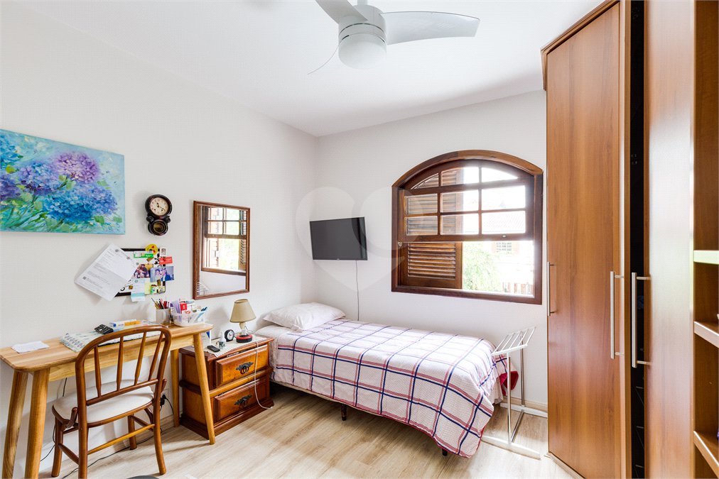 Casa à venda com 3 quartos, sendo 1 suíte,  no condomínio Village Bahamas, São Paulo - SP