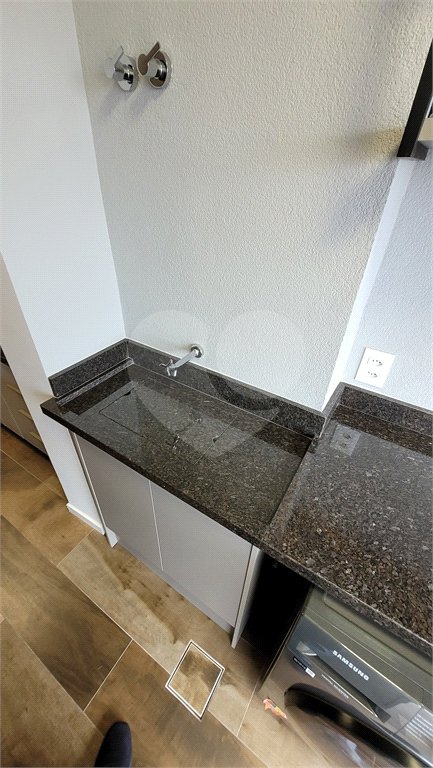 Apartamento de 2 quartos mobiliado à venda no Paraíso