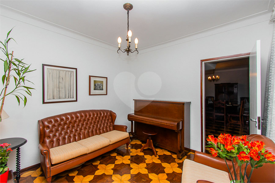Sobrado à venda com 5 quartos em Vila Mariana, São Paulo, SP