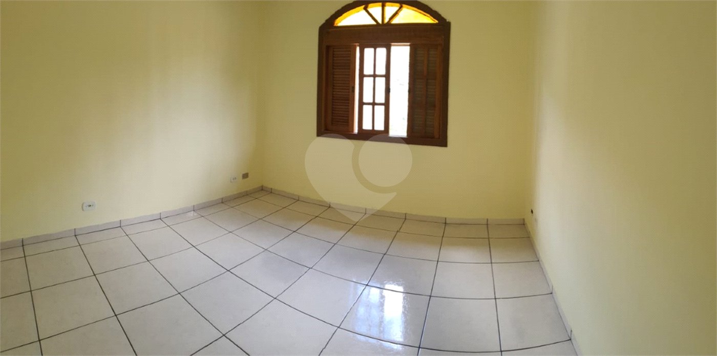 Sobrado à venda com 2 quartos em Jardim Maria Virginia, São Paulo, SP