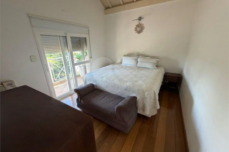 Casa à venda com 4 quartos, sendo 2 suítes, no condomínio Milennium, Valinhos - SP