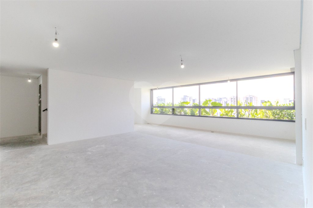 Apartamento à venda com 3 suítes em Campo Belo, São Paulo, SP