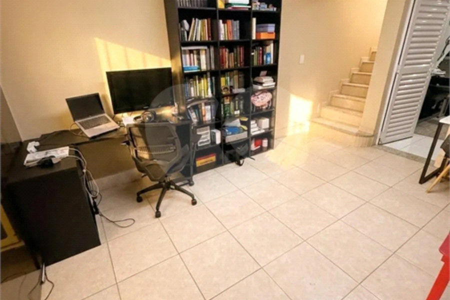 Casa à venda com 4 quartos em Vila Fiat Lux, São Paulo