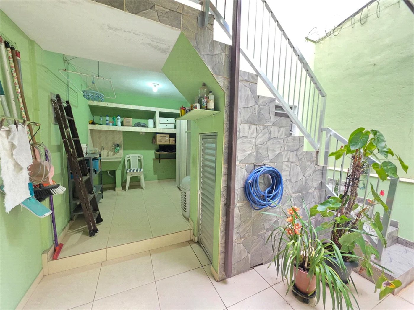Sobrado à venda com 3 quartos em Rio Pequeno, São Paulo, SP