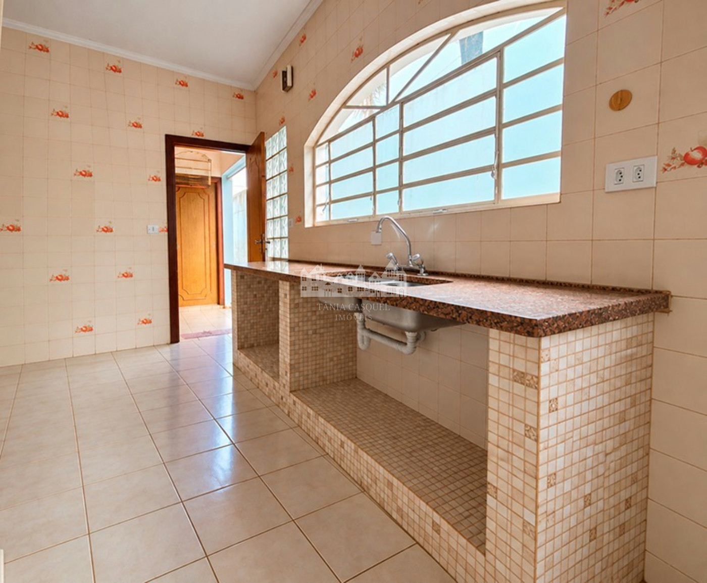 Casa Térrea à venda com 4 quartos, sendo 2 suítes, em Loteamento Loanda, Atibaia, SP