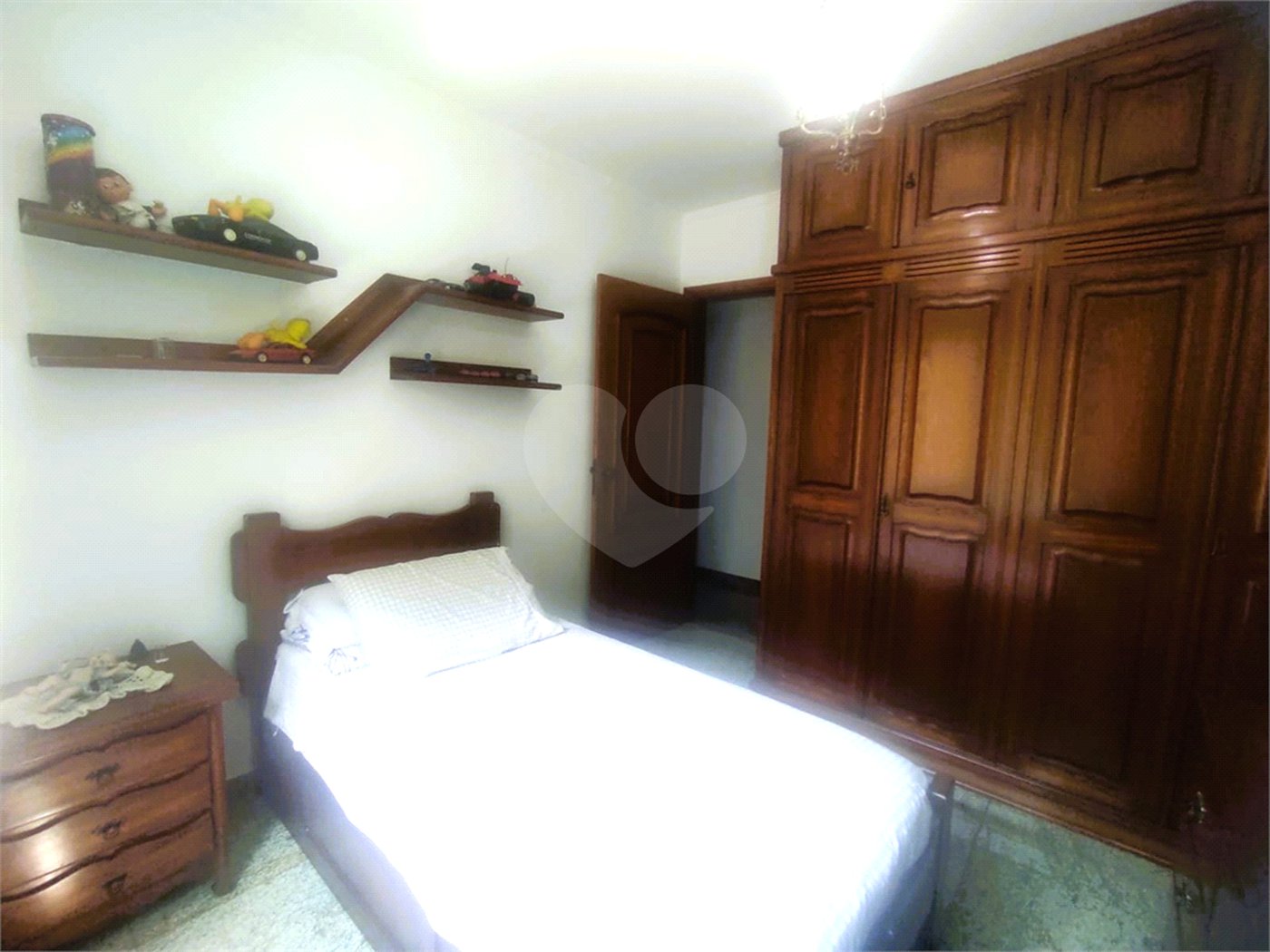 Sobrado à venda com 3 quartos, sendo 1 suíte,  em Vila Paiva, São Paulo, SP