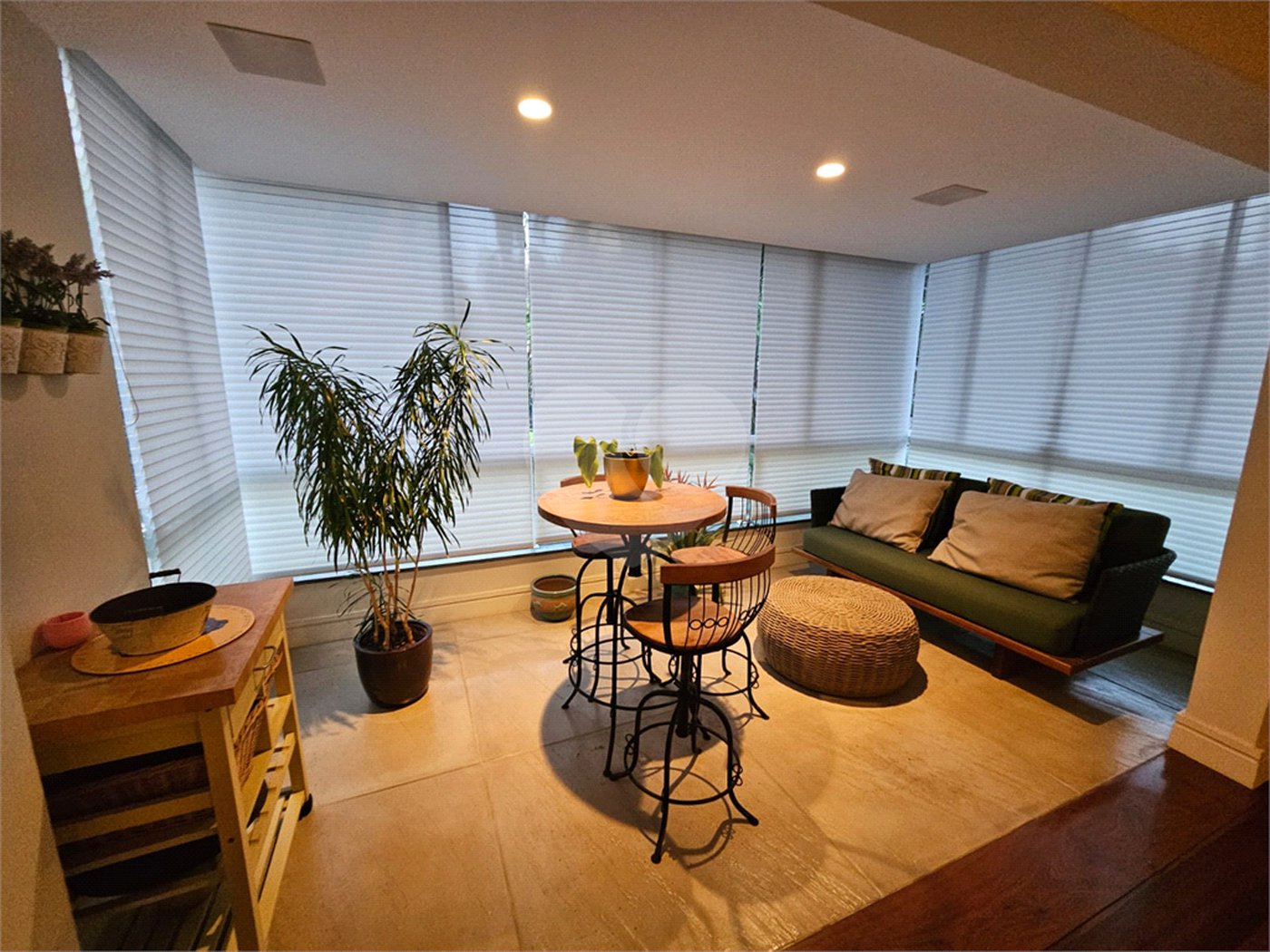 Apartamento à venda com 3 suítes em Indianópolis, São Paulo, SP